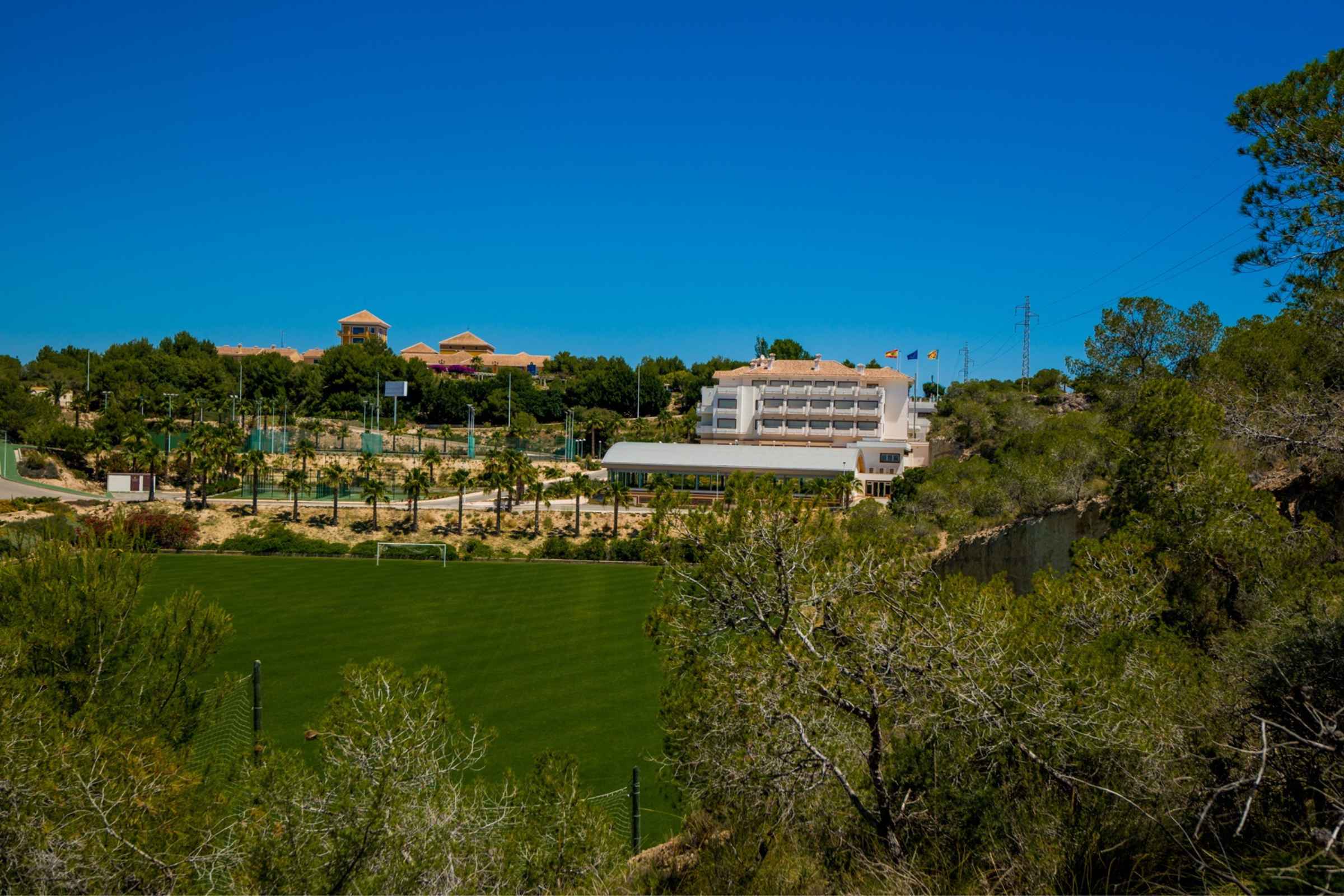 Campoamor-Golf-Hotel-Condor-travel